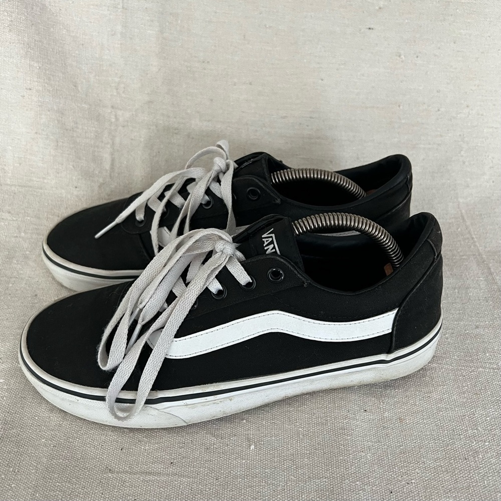 Classic Vans with Box - Women’s Size 9 - Black & White - Picture 2 of 8